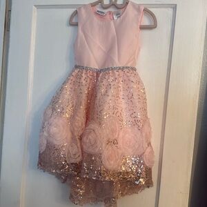 Absolutely gorgeous dress size 6